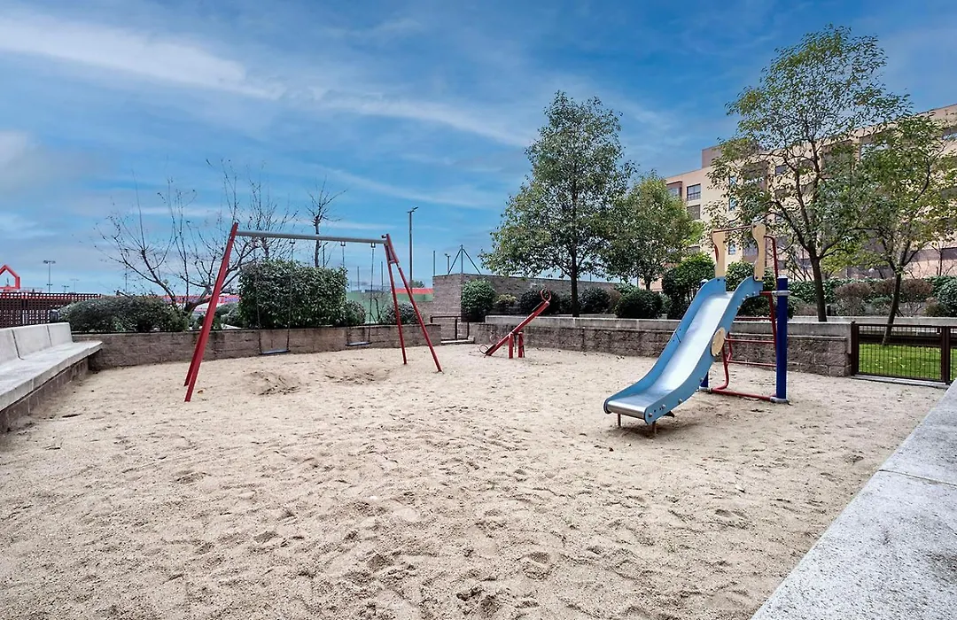 Apartamento Wanda Ifema con Parking y Piscina-1