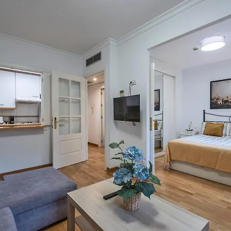 Apartamento Wanda Ifema con Parking y Piscina-3